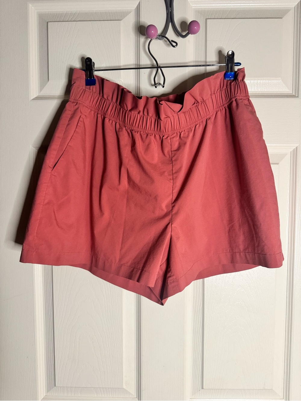 Express High-Waist Coral Shorts with Elastic Waistband